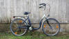 26'zoll, City Bike, 7-Gang Wippschalter, extrem tiefer Durchstieg, teilweise Nabendynamos, teilweise extra hohe Lenker, extra breite Gelsättel, V-Brakes, 47-er Reifenbreite, Rahmenhöhen 44,5
